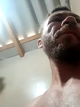 RobertoLuiz84 online show from March 12, 7:51 pm