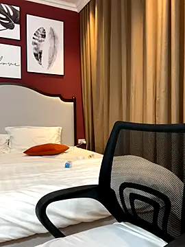 Queen-of-Love online show from December 21, 12:35 am