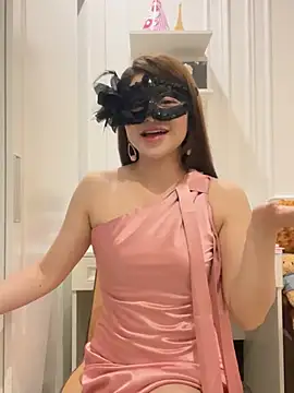 Queen-of-Love online show from April 30, 11:50 am