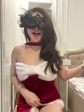 Queen-of-Love online show from February 5, 11:17 am