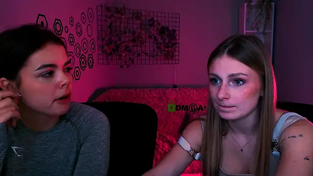 Snapshot of maddycats chatting on November 30, 2:40 pm maddycats online show from November 30, 2:40 pm