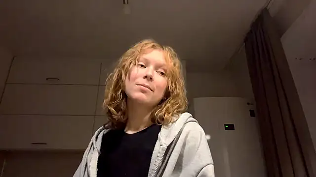 ElfriedaZwack online show from December 1, 5:14 pm