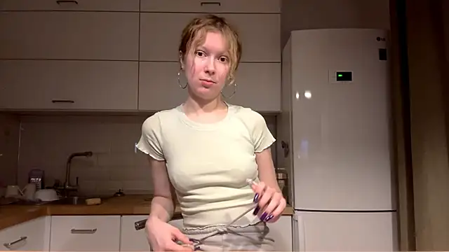 ElfriedaZwack online show from December 18, 2:43 pm