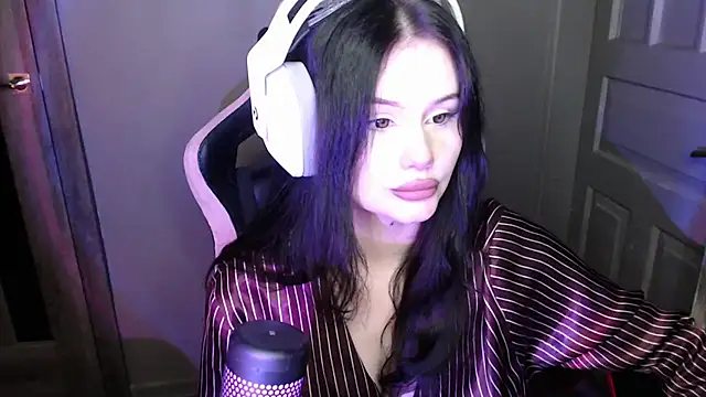 Moon raven online show from December 16, 3:49 pm