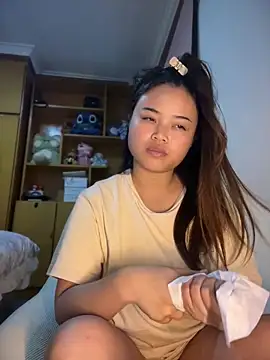 Toffee-00 online show from April 19, 8:48 am