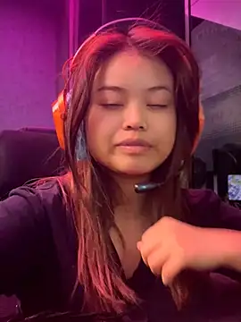 Toffee-00 online show from May 8, 11:14 am