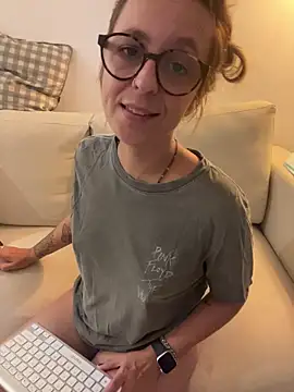 KnotBabe online show from February 25, 4:12 am