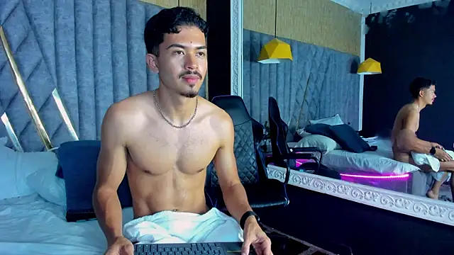 Snapshot of NicolaiKarav chatting on January 5, 5:27 pm NicolaiKarav online show from January 5, 5:27 pm