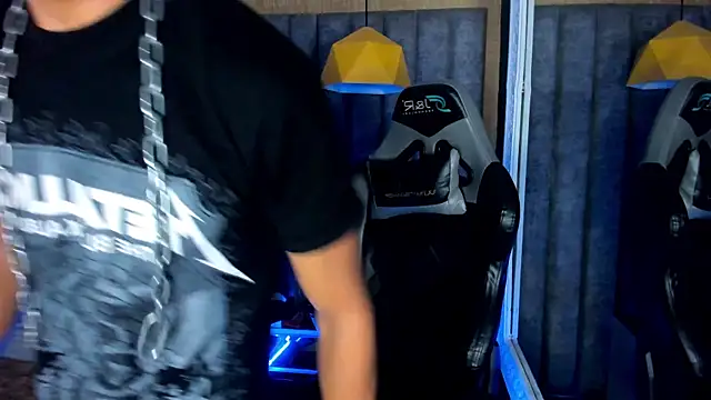 Snapshot of NicolaiKarav chatting on January 15, 11:57 am NicolaiKarav online show from January 15, 11:57 am