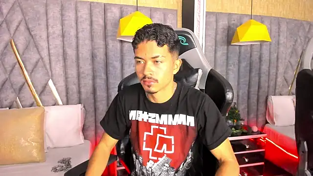 Snapshot of NicolaiKarav chatting on January 12, 6:58 pm NicolaiKarav online show from January 12, 6:58 pm