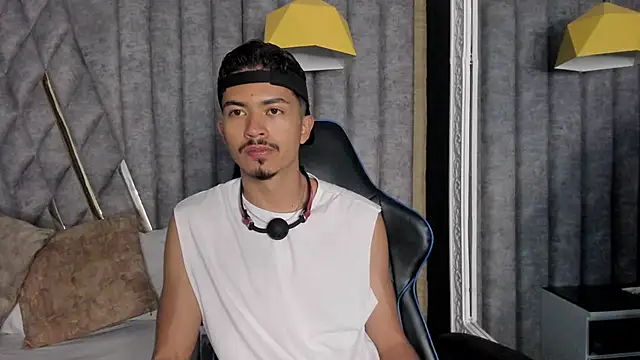 Snapshot of NicolaiKarav chatting on December 2, 11:12 am NicolaiKarav online show from December 2, 11:12 am