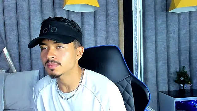 Snapshot of NicolaiKarav chatting on January 6, 7:07 pm NicolaiKarav online show from January 6, 7:07 pm