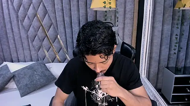 NicolaiKarav online show from April 4, 1:28 pm