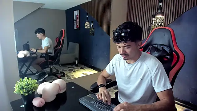 NicolaiKarav online show from February 26, 7:25 pm