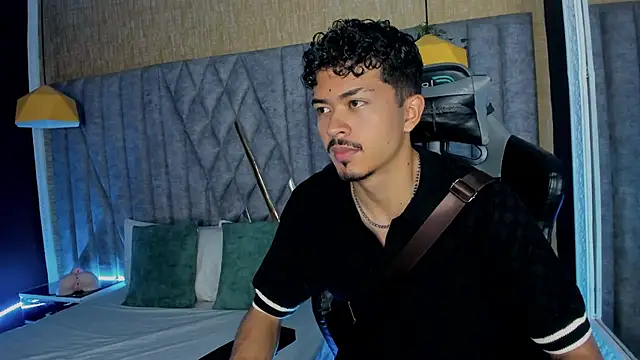 NicolaiKarav online show from March 6, 11:38 am