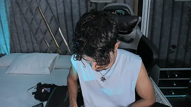 Snapshot of NicolaiKarav chatting on June 11, 12:13 pm NicolaiKarav online show from June 11, 12:13 pm