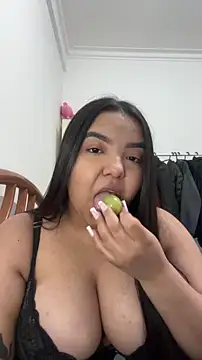 Snapshot of princezzc chatting on December 17, 1:54 am princezzc online show from December 17, 1:54 am