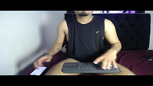 Henry villa23 online show from November 26, 1:00 pm