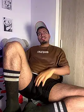 Snapshot of Henry_villa23 chatting on January 12, 6:42 am Henry villa23 online show from January 12, 6:42 am