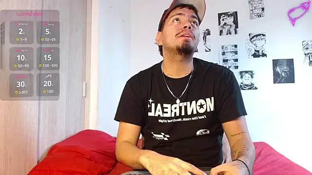 Snapshot of Henry_villa23 chatting on March 8, 2:31 pm Henry villa23 online show from March 8, 2:31 pm