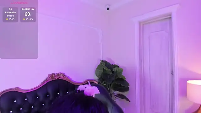 Snapshot of AngeliRouse chatting on December 1, 8:10 pm AngeliRouse online show from December 1, 8:10 pm