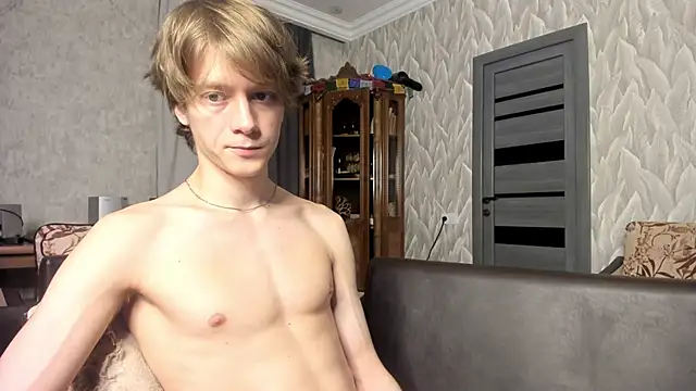 milkiwvy online show from April 13, 11:42 pm