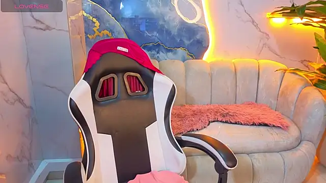 Anny Star Tx online show from April 18, 8:20 pm