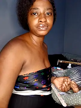 Snapshot of SexypuppyX chatting on February 5, 6:48 pm SexypuppyX online show from February 5, 6:48 pm