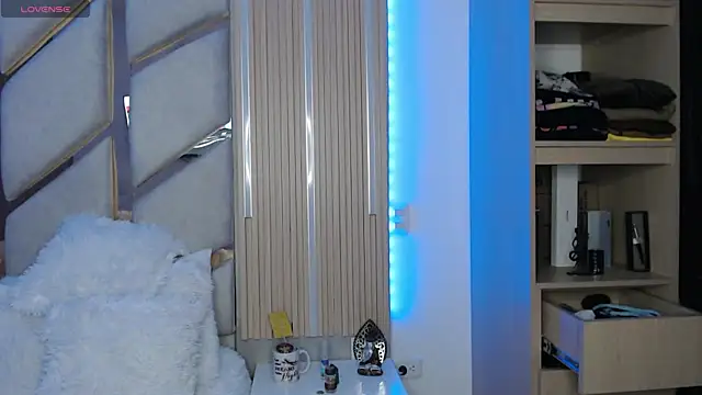 aron chase online show from November 30, 3:51 am