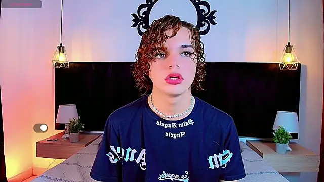 Skyee angel online show from May 4, 7:17 pm