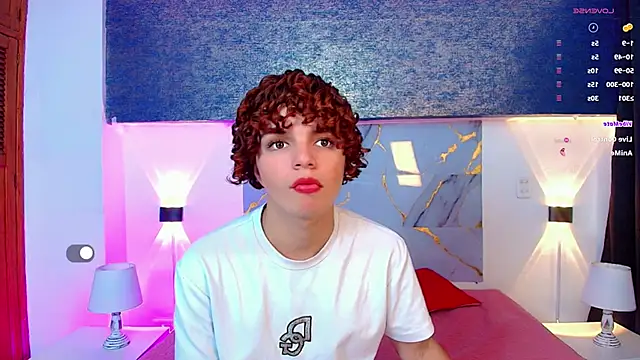 Snapshot of Skyee_angel chatting on December 20, 8:01 pm Skyee angel online show from December 20, 8:01 pm