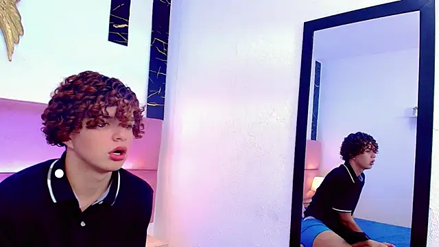 Snapshot of Skyee_angel chatting on November 25, 7:36 pm Skyee angel online show from November 25, 7:36 pm