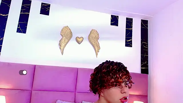 Snapshot of Skyee_angel chatting on November 26, 7:25 pm Skyee angel online show from November 26, 7:25 pm