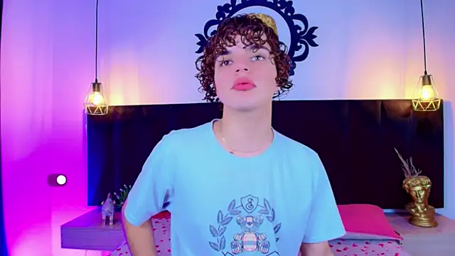 Snapshot of Skyee_angel chatting on January 11, 1:40 pm Skyee angel online show from January 11, 1:40 pm