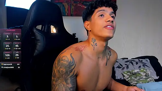 Snapshot of aress_damon chatting on November 28, 2:01 am aress damon online show from November 28, 2:01 am