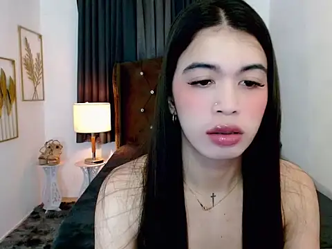 hollyyumiloove online show from February 13, 9:31 am