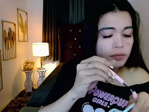 hollyyumiloove online show from March 11, 10:53 am