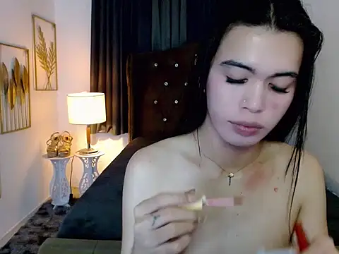 hollyyumiloove online show from March 12, 11:03 am