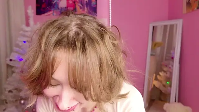 SweetKittyPlay online show from December 15, 1:50 pm