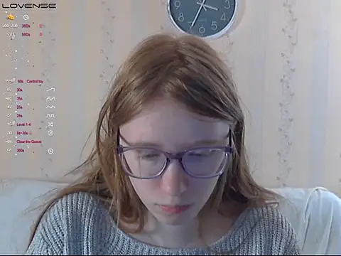 Snapshot of LustfulSarah chatting on October 17, 12:40 pm LustfulSarah online show from October 17, 12:40 pm