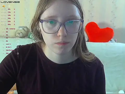 LustfulSarah online show from May 17, 7:25 pm