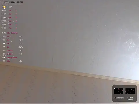 Snapshot of LustfulSarah chatting on October 5, 1:35 pm LustfulSarah online show from October 5, 1:35 pm