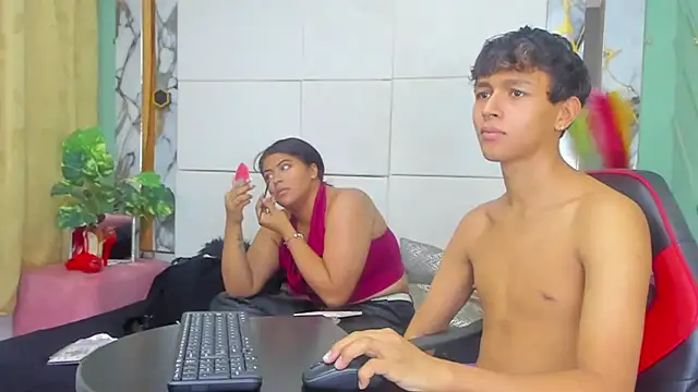 PrincesANDdark online show from January 5, 7:17 pm