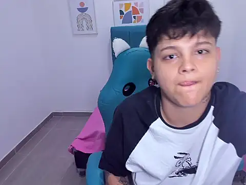 Snapshot of _ian_sweet chatting on December 2, 7:26 pm ian sweet online show from December 2, 7:26 pm