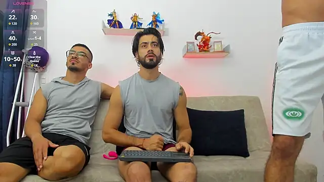 heteros curious online show from July 29, 11:59 pm