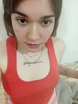 frutillitaaok  online show from November 24, 3:39 am