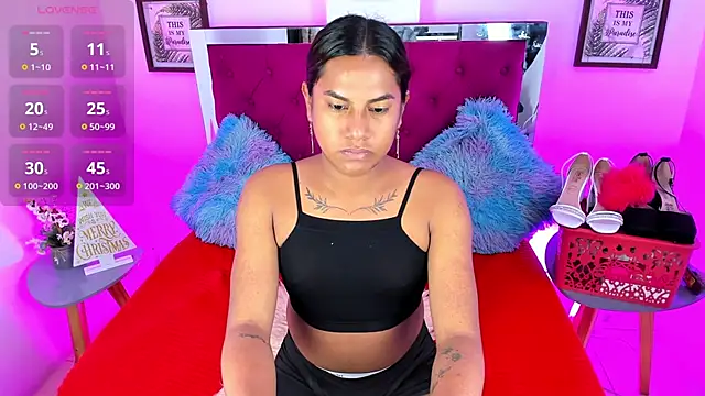 Snapshot of Samantha__F_W chatting on December 22, 3:45 pm Samantha F W online show from December 22, 3:45 pm