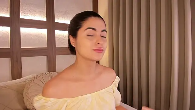 SarhaVega online show from February 2, 1:10 pm