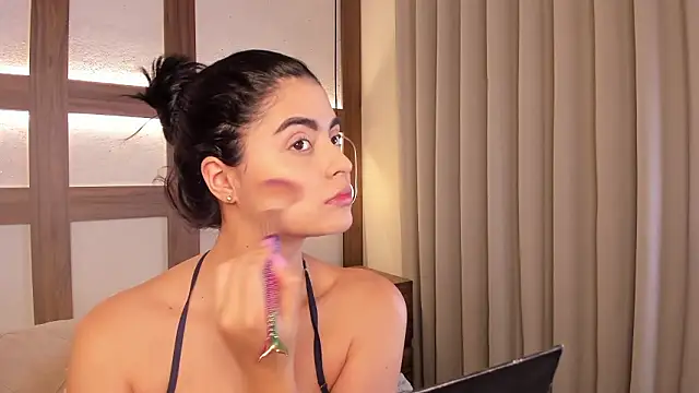 SarhaVega online show from February 4, 1:06 pm