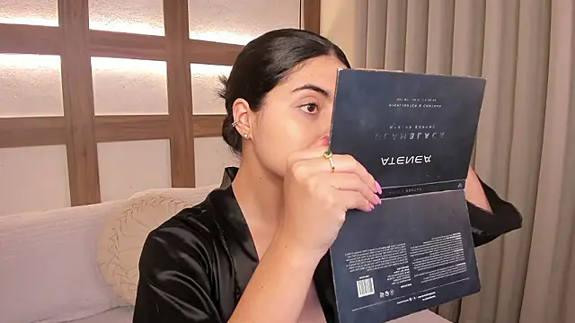 SarhaVega online show from February 6, 1:40 pm